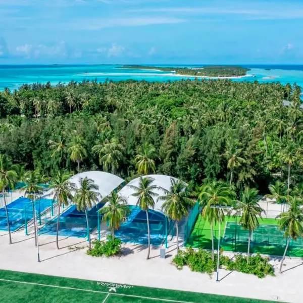 6697e1f75418cd4958b19643_padel-resort-maldives-1